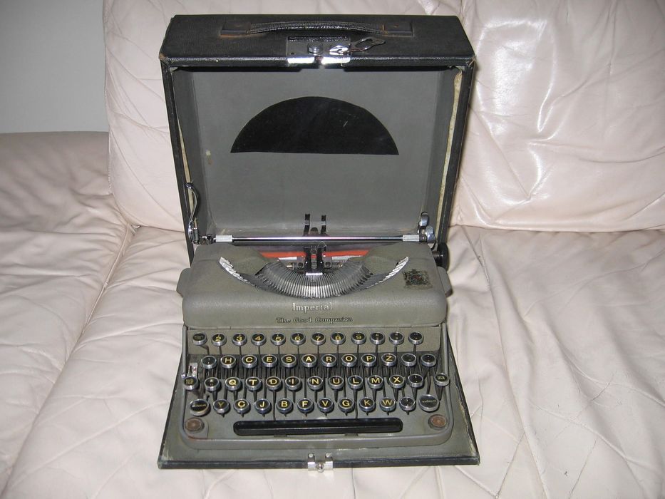 Máquina de escrever ANTIGA