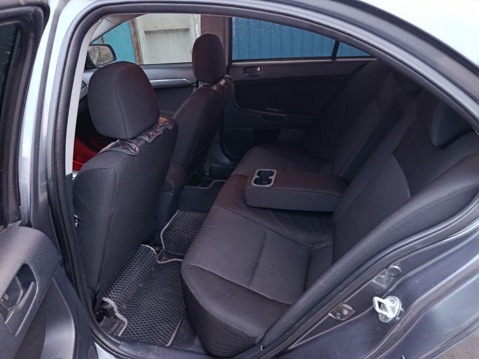 Mitsubishi lancer 10