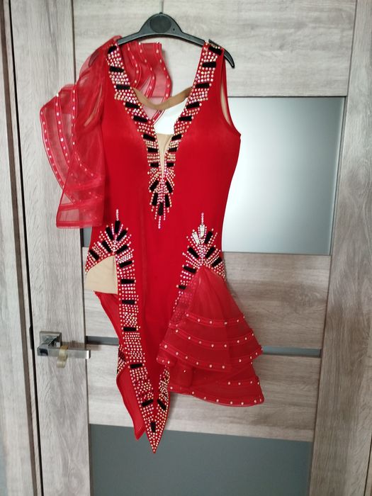 Продаю плаття для спортивно бального танцю