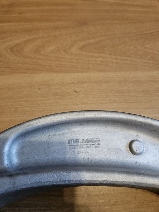 WAHACZ dolny lewy i prawy przód 'BANAN' AUDI A4 A5 Q5 B8 MS Germany