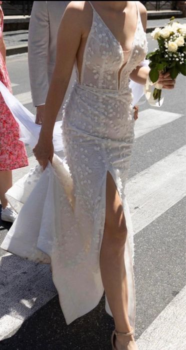 Suknia ślubna z trenem