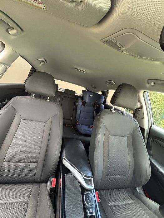 Hyundai i40 Kombi 1.6 Benzyna 2012 | Navi | Kamera | Hak | Czujniki