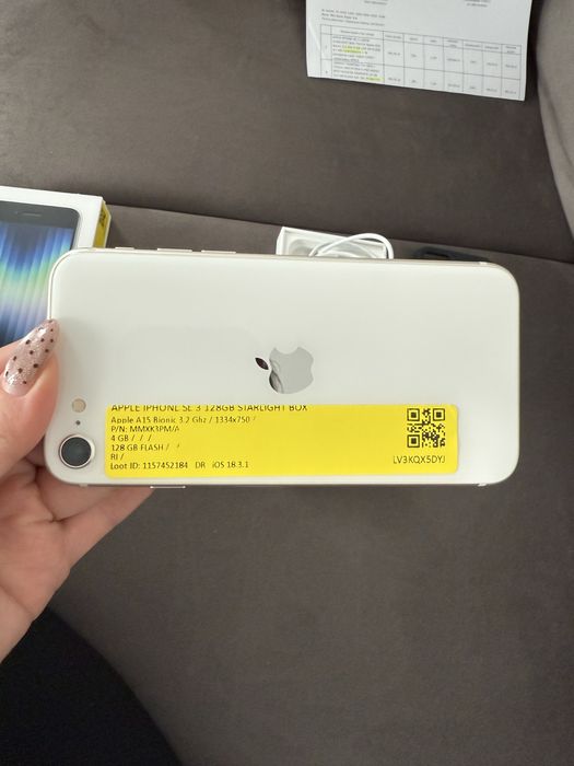 Apple iPhone SE 3 128GB