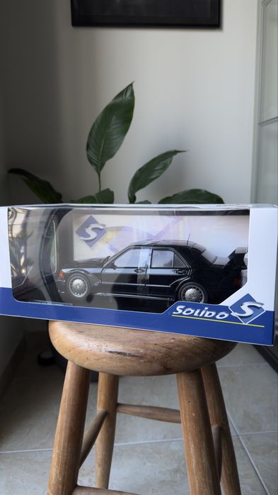 Mercedes-Benz 190 EVO II (W201) – Miniatura 1:18 Solido