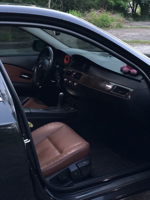 Продам BMW e60 525d.