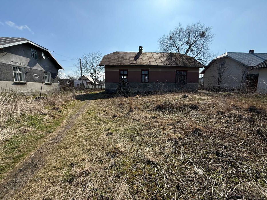 Ділянки 24 сот.землі та будинку  по вул. Шашкевича 150 у с. Дуліби