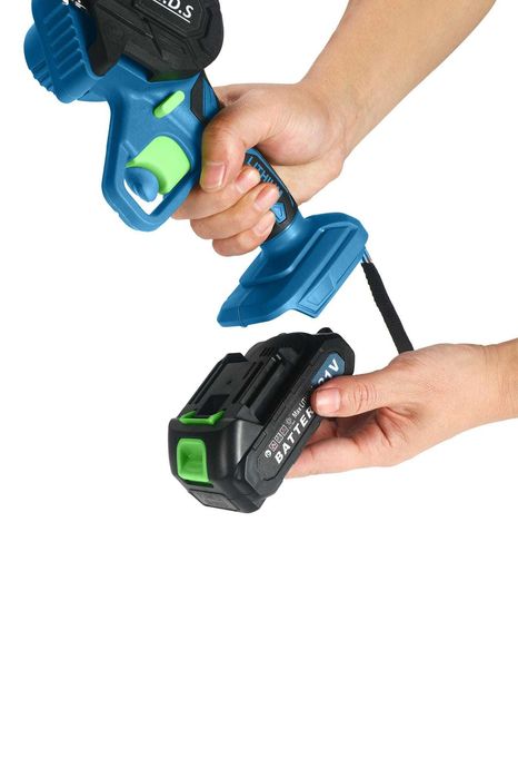 Mini Piła Łańcuchowa Akumulatorowa Pilarka Sekator 2xAKU 21V 6" Walizk