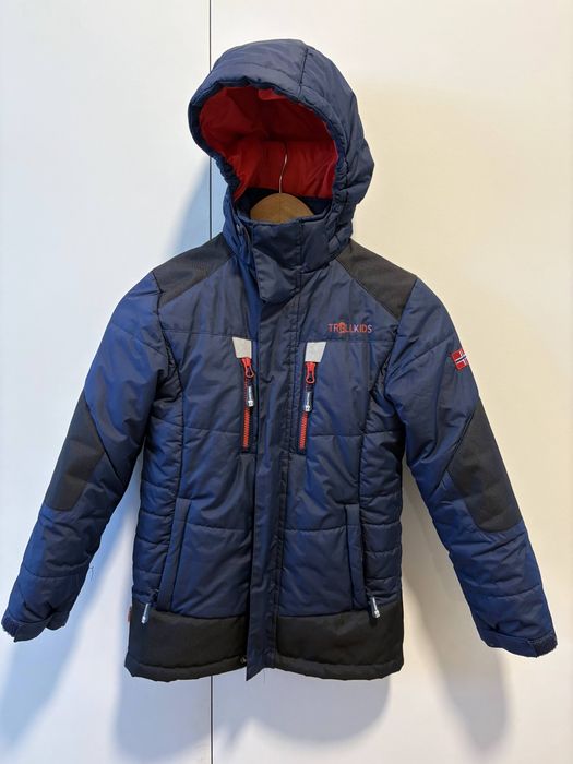 Kurtka zimowa Trollkids. Rozmiar 140, idealna do szkoły i na ferie.