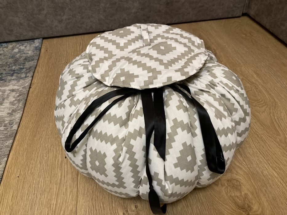 Лежак для домашніх тварин