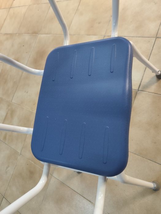 Cadeira de banho como nova