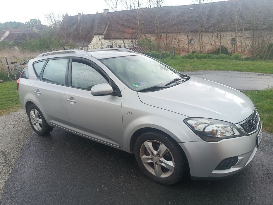 Kia cee'd 1.4 2010 rok