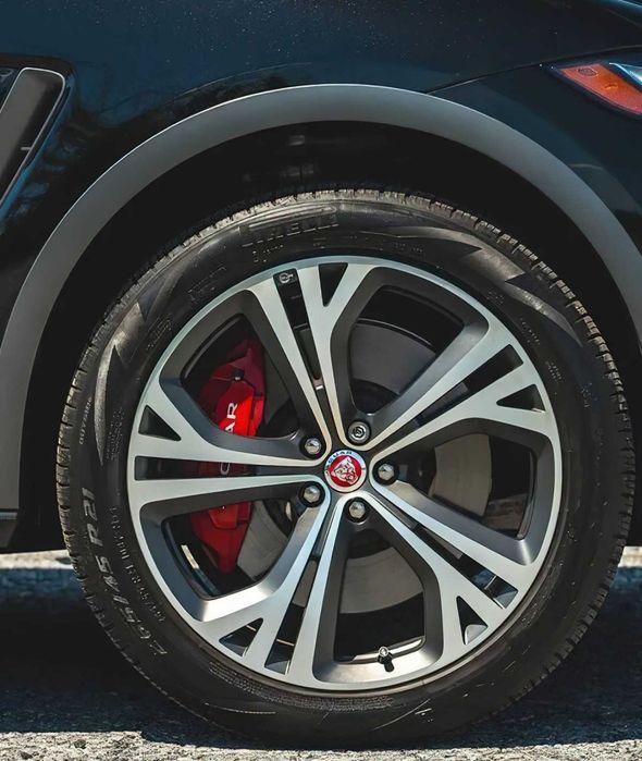 Jaguar F-PACE SVR      2022