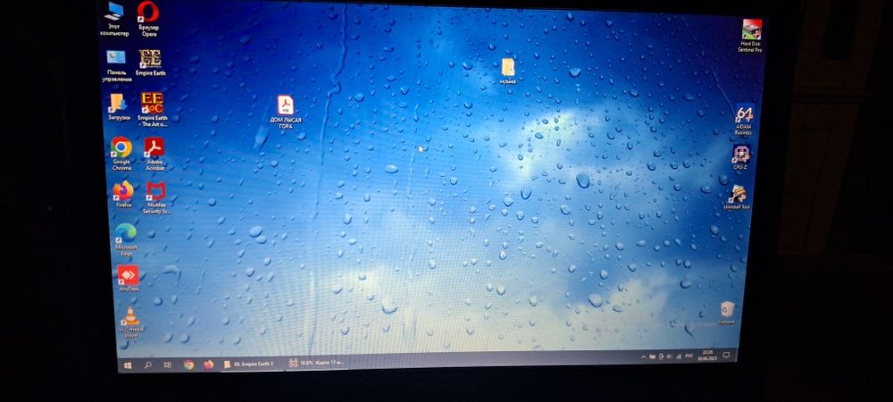 Продам ноутбук medion akoya e7215