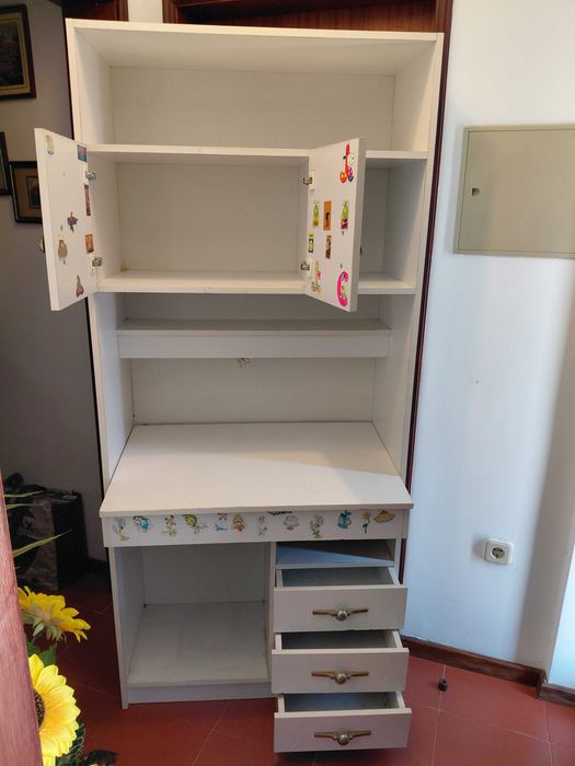 Secretária em Móvel para Quarto de Jovem Estudar ou Lazer