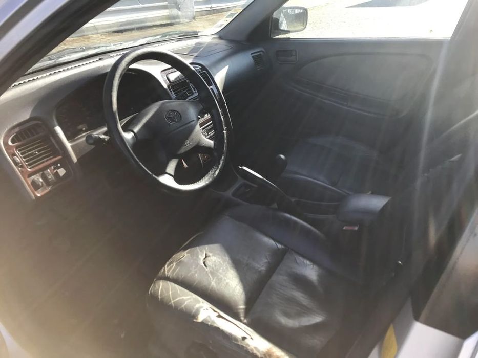 Toyota Avensis T22 1.6 110cv 5P 1999 - Para Peças