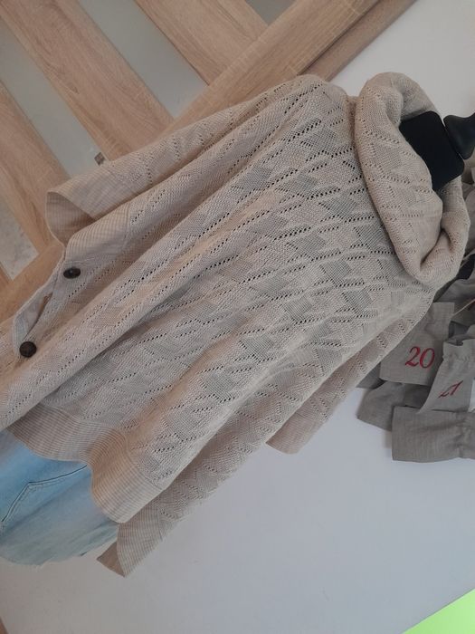 Piękne beżowe ponczo narzutka sweter sweterek S M L 38 40