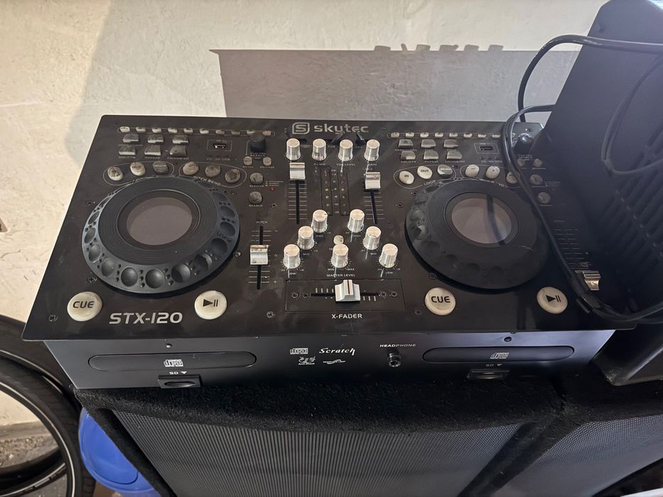 Zestaw Nagłośnienie PRO, Yamaha EMX, Wharfedale 2x15, Mikrofony