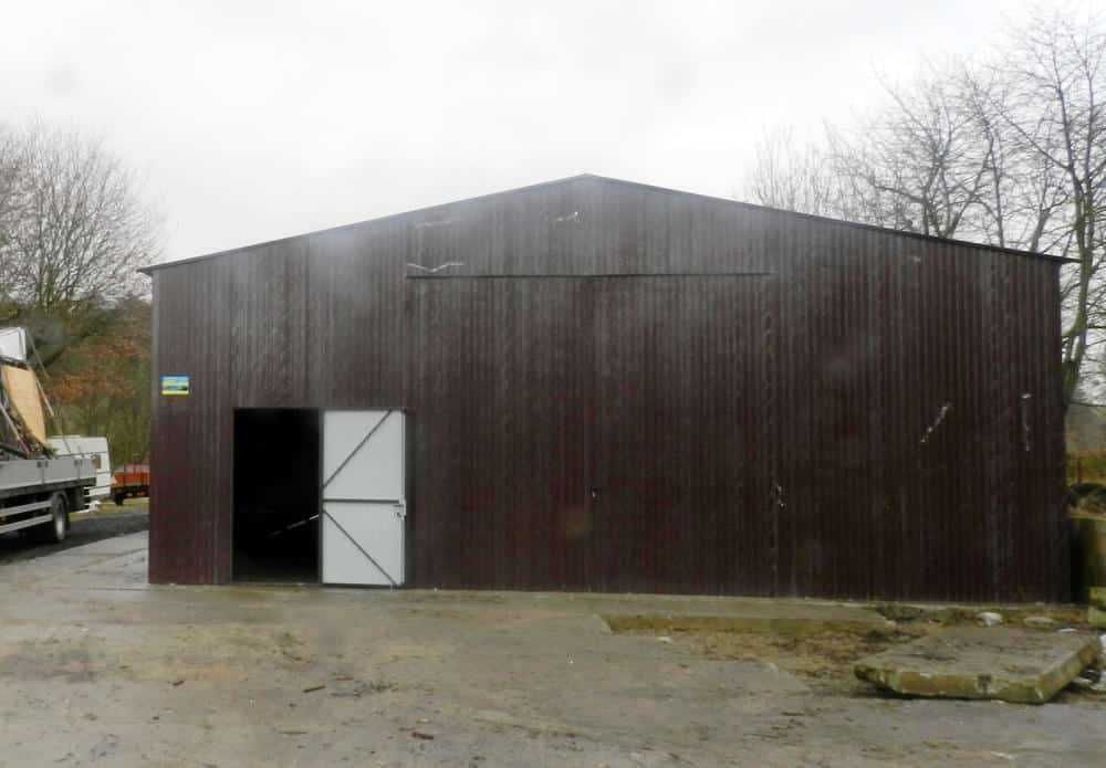 Blaszana montowana hala 10×15 m – brązowa