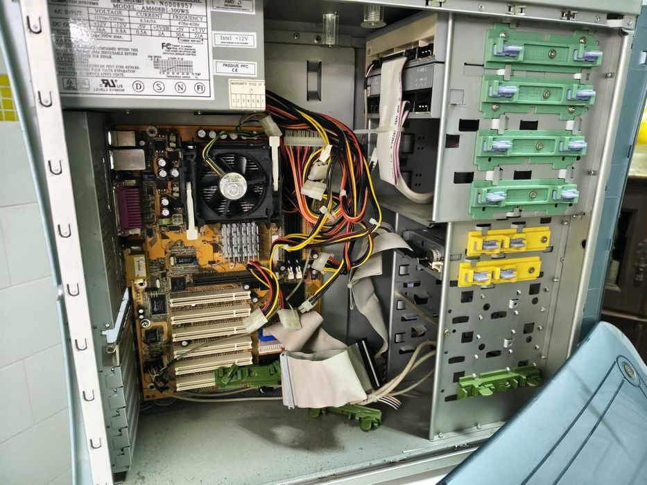 Computer - Read the ad484591754838036481