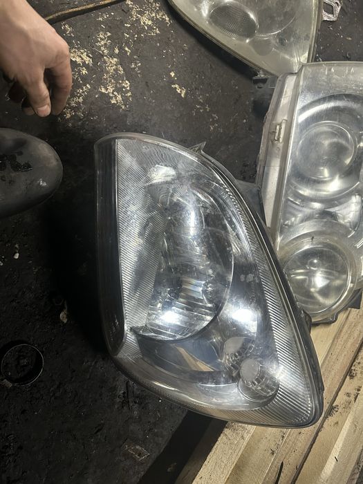 Продам kia  sportage2 разборка ліва фара