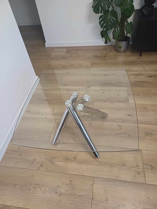 Szklany stolik kawowy