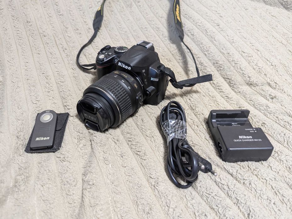 Nikon D3000 + Об'єктив 18-55 VR