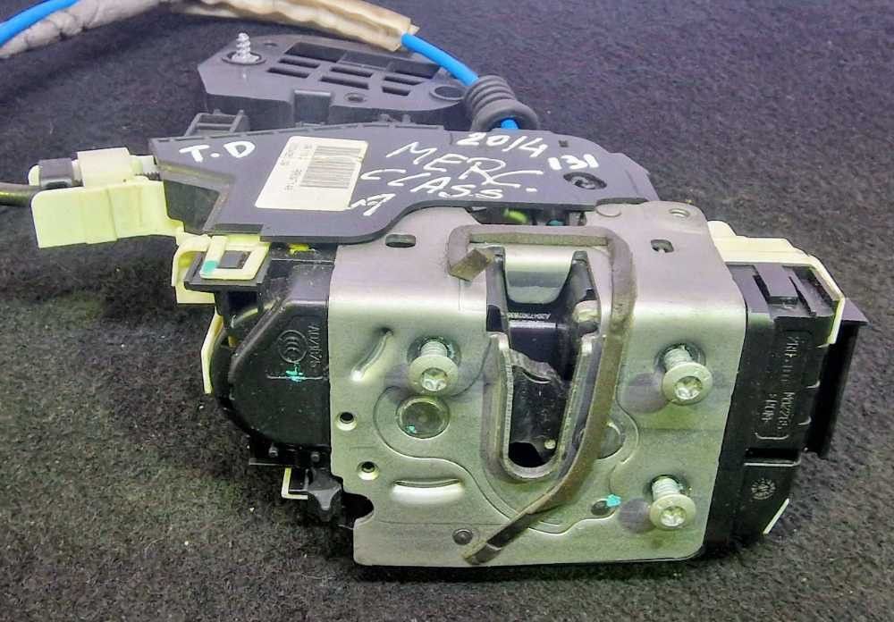 Fechadura / Fecho Porta Trás Direito MERCEDES-BENZ A-CLASS (W176) ano 2012