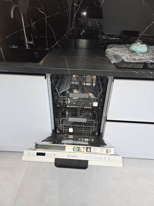 Здається 1 кім.На поділлі,новобуд,ніхто не проживав