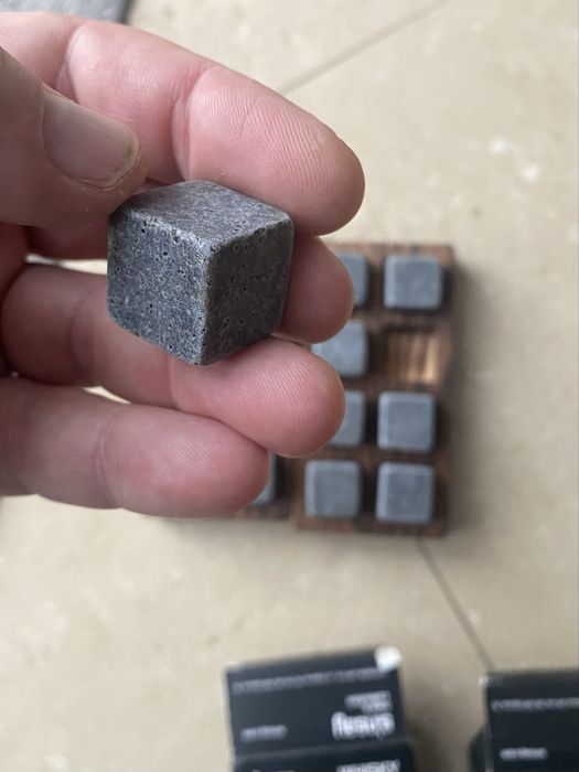 NOWE kamienie do whisky stones rocks granit drewniane tacki 16szt