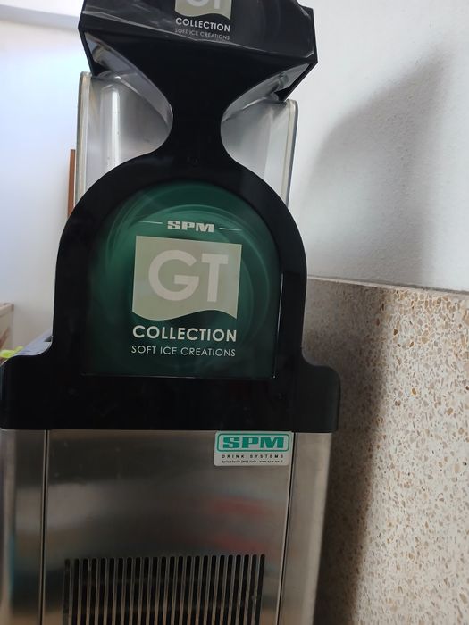 Máquina de gelados SPM GT1 ,direcionada para a produção de gelado soft, frozen yogurt, cremes frios e granizados.