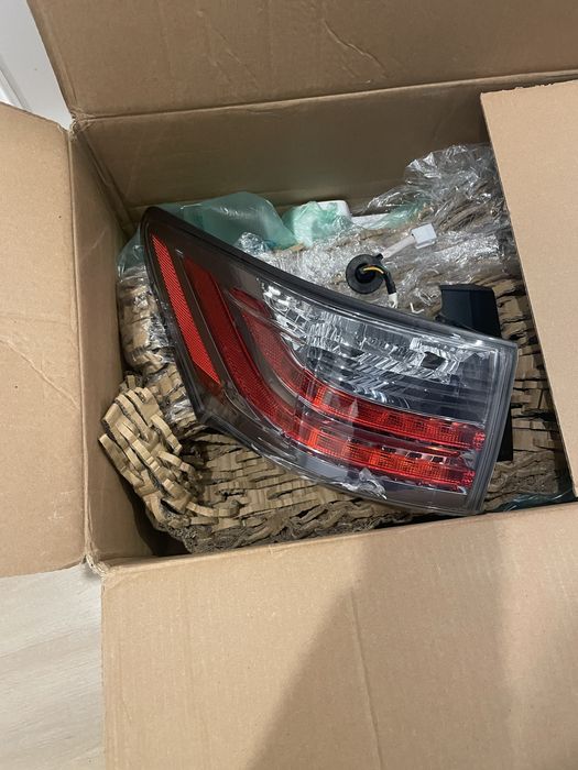 Farol traseiro esquerdo Lexus CT200h