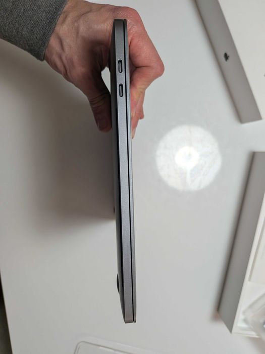 Apple MacBook Pro 13'' 2017 i5-3,1GHz 8GB 256GB SSD Touch Bar Touch ID