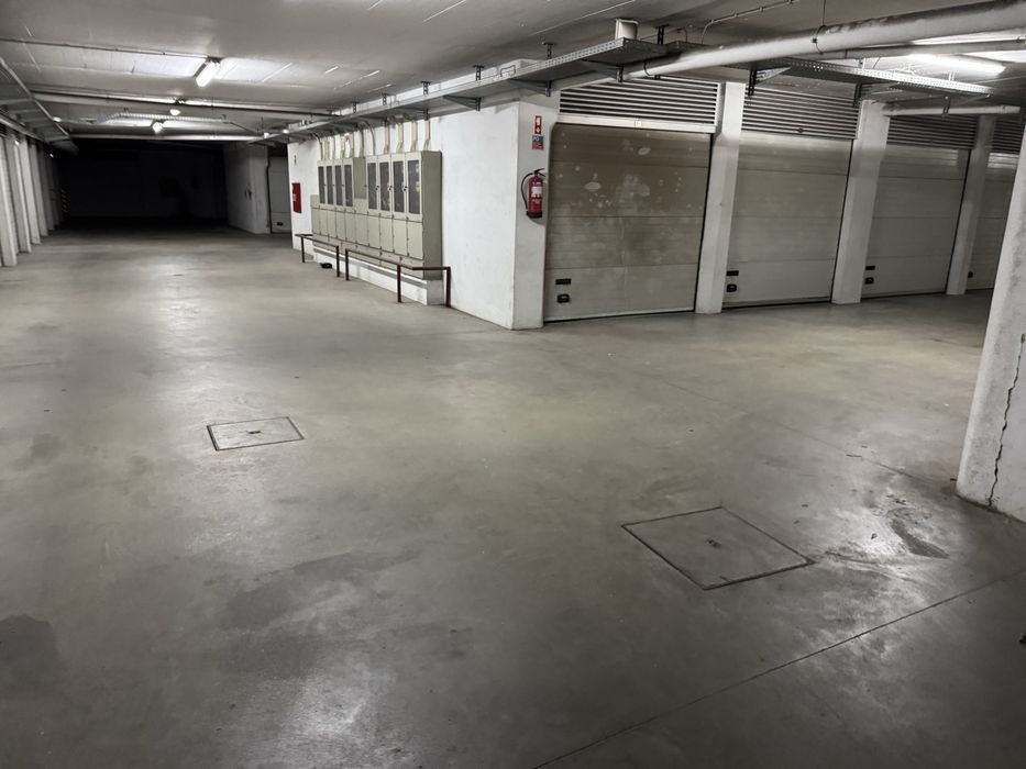 Garagem BOX em Oeiras
