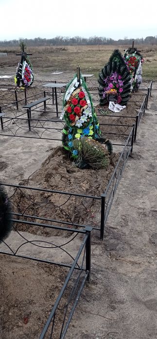 Прибирання могил