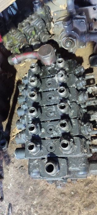 Розподільник гідравлічний на 3 секції 6 с.