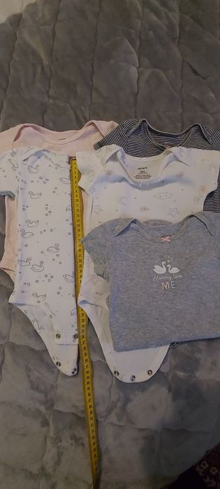 Бодики Carter's на возраст 6-9 месяцев
