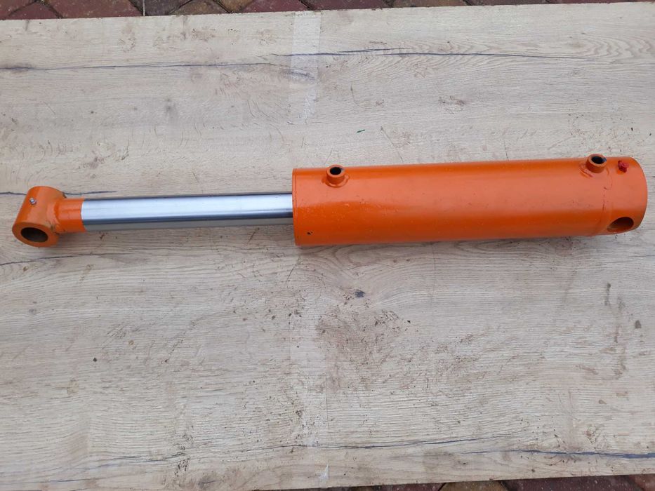 Siłownik hydrauliczny dwustronnego działania FI 50 łuparka