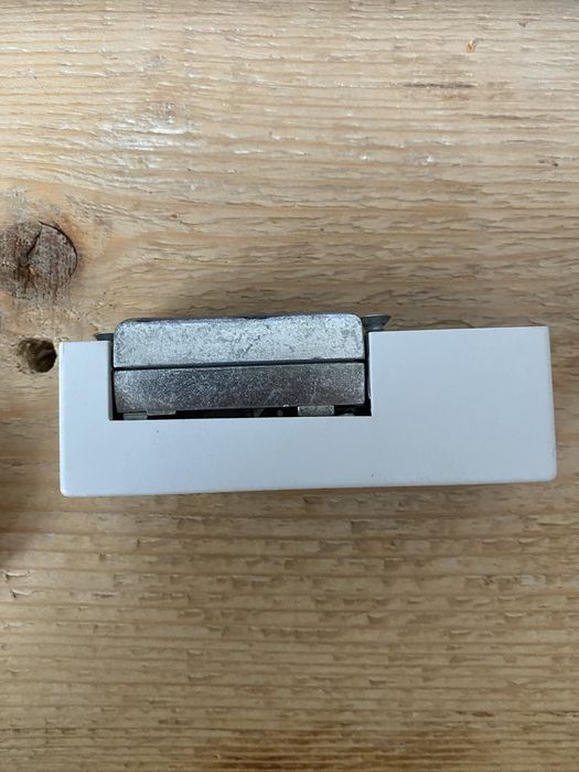 Zaczep elektromagnetyczny R3Lewy 24V