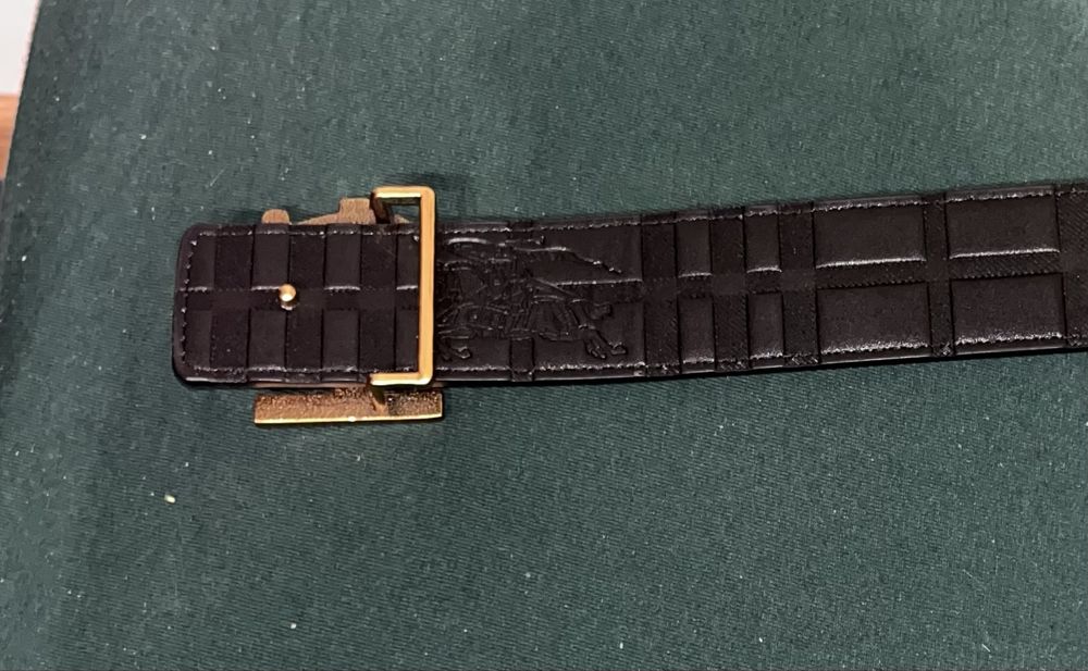Pasek burberry.