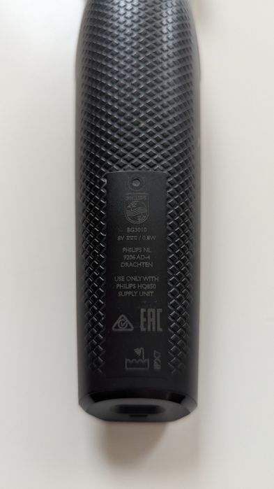 Philips BG 3010 стан нової, акумулятор, тримає добре, гострі ножі