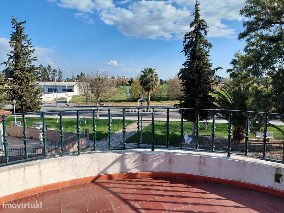Moradia V5 com garagem localizado no Bairro Europa – Elvas - Portugal