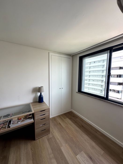 Arrenda-se T2 na Alta de Lisboa – Piscina | Próximo do Metro do Lumiar | 1.900€/mês