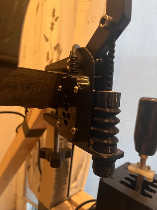 Продам руль Thrustmaster t300 ferrari +кпп +ручник