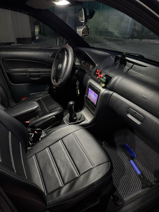 Шкода Октавія тур 1.8 турбо