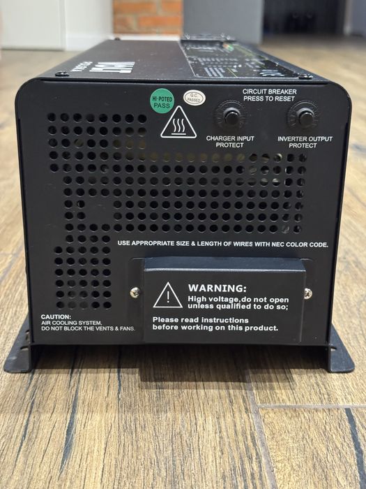 Інвертор Volt Polska Power Sinus 2000 12/230В