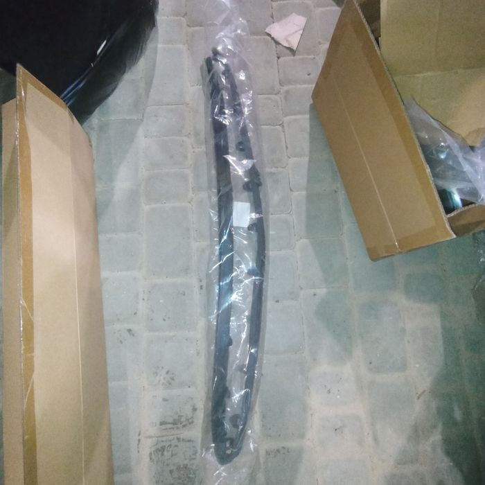 Накладка замка капота Chevrolet Trax 17-21