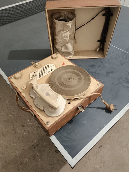 Gramofon przenośny karolinka
