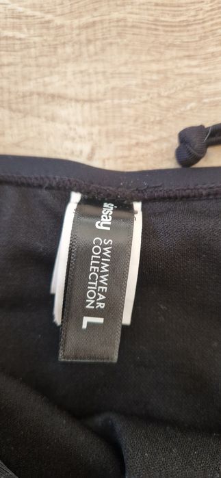 Czarny strój kąpielowy Sinsay