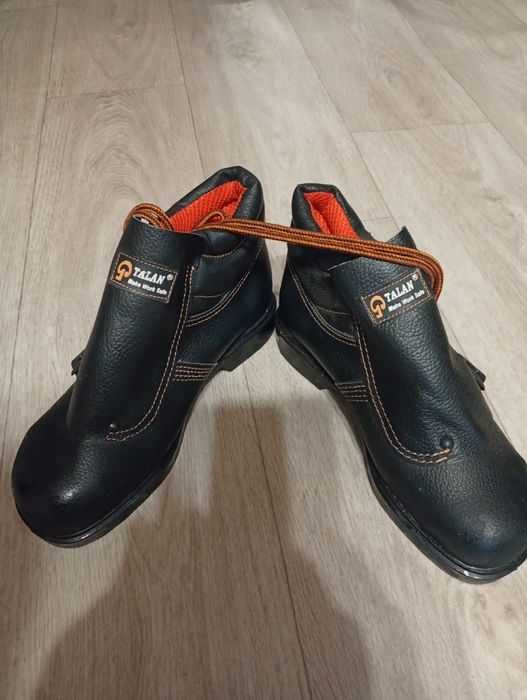 Чоловіче робоче взуття