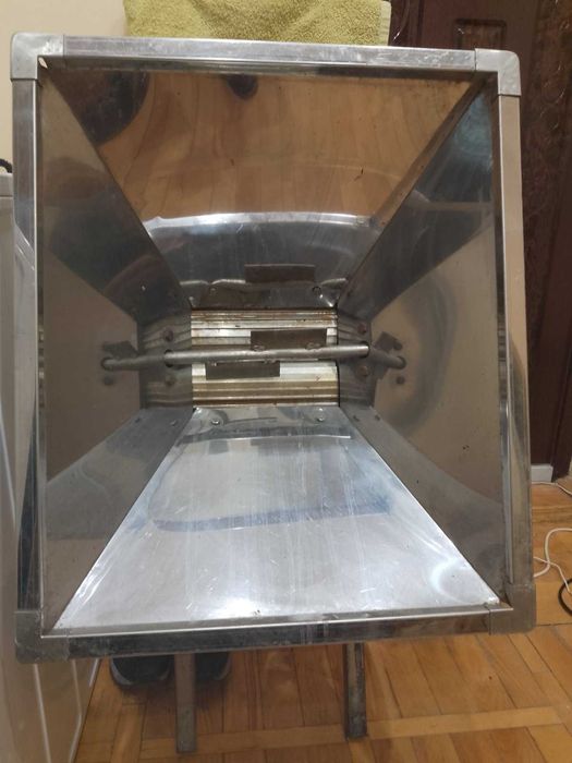 Мала ручна дробарка для винограду